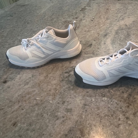 Adidas ZOYSIA SPIKELESS GOLF SHOES, Womens Size 7 (US) - Picture 3 of 10